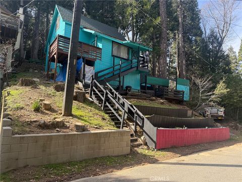 Photo of 744 Woodland Rd, Crestline, CA 92325 (MLS # IG26034235)