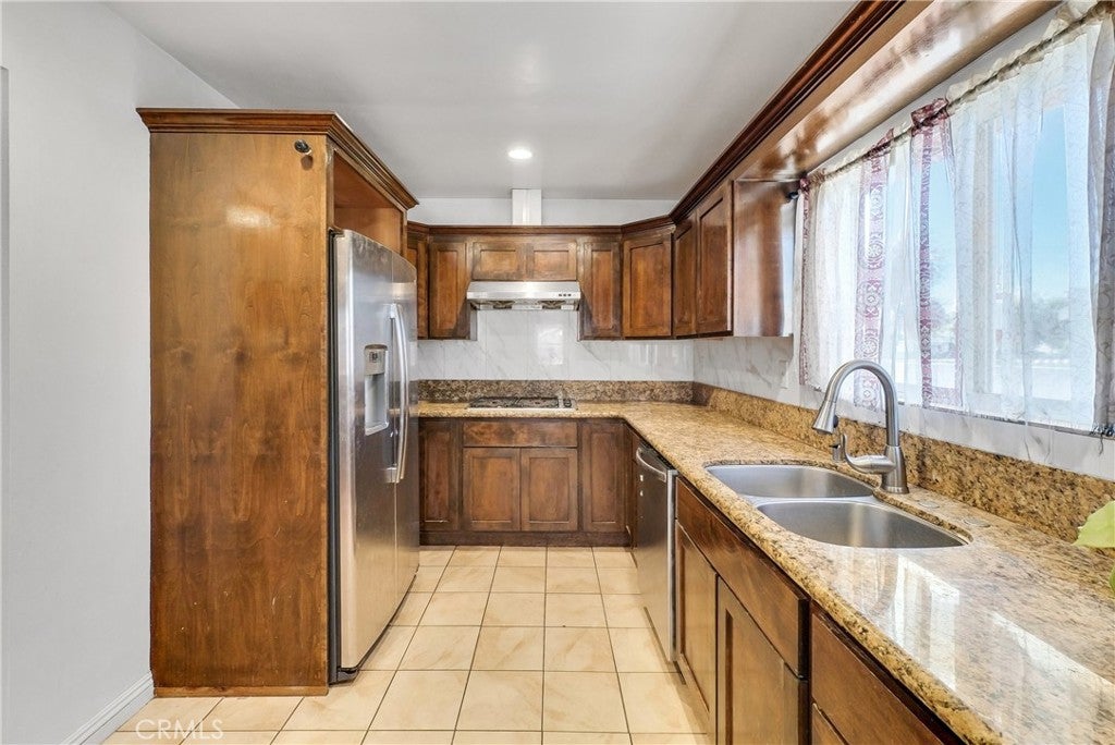 235 S Azusa