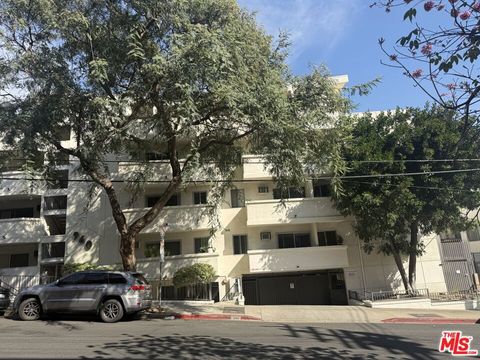 Photo of 960 Larrabee Street #321, West Hollywood, CA 90069 (MLS # 26664881)