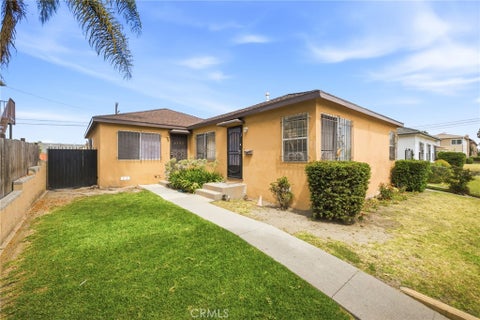 Photo of Los Angeles, CA 90047 (MLS # PW26163119)