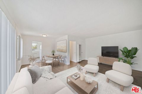 Photo of 2314 S Corning St #9, Los Angeles, CA 90034 (MLS # 25570497) Photo of 2314 S Corning St #9, Los Angeles, CA 90034 (MLS # 25570497)