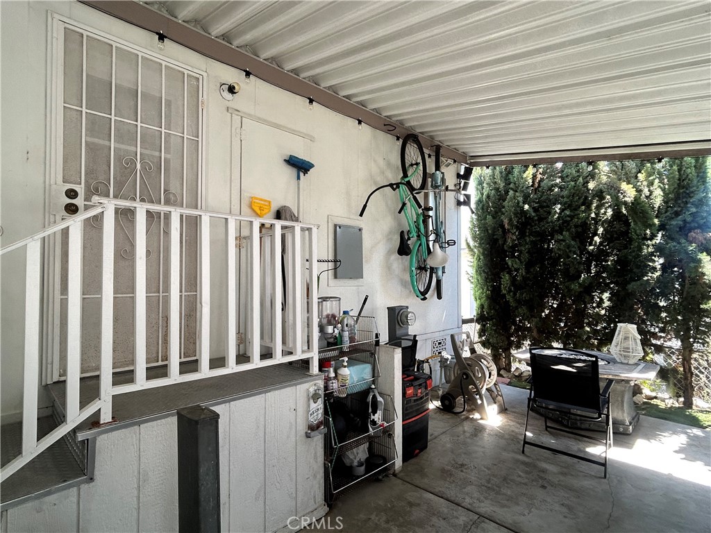 108 Parrot Lane