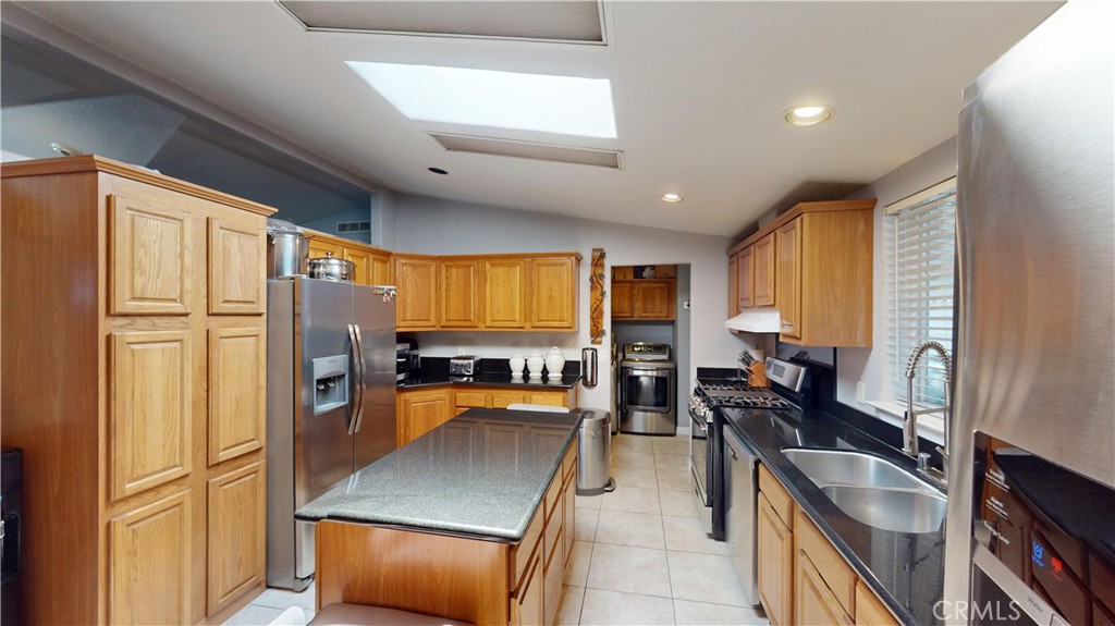 108 Parrot Lane
