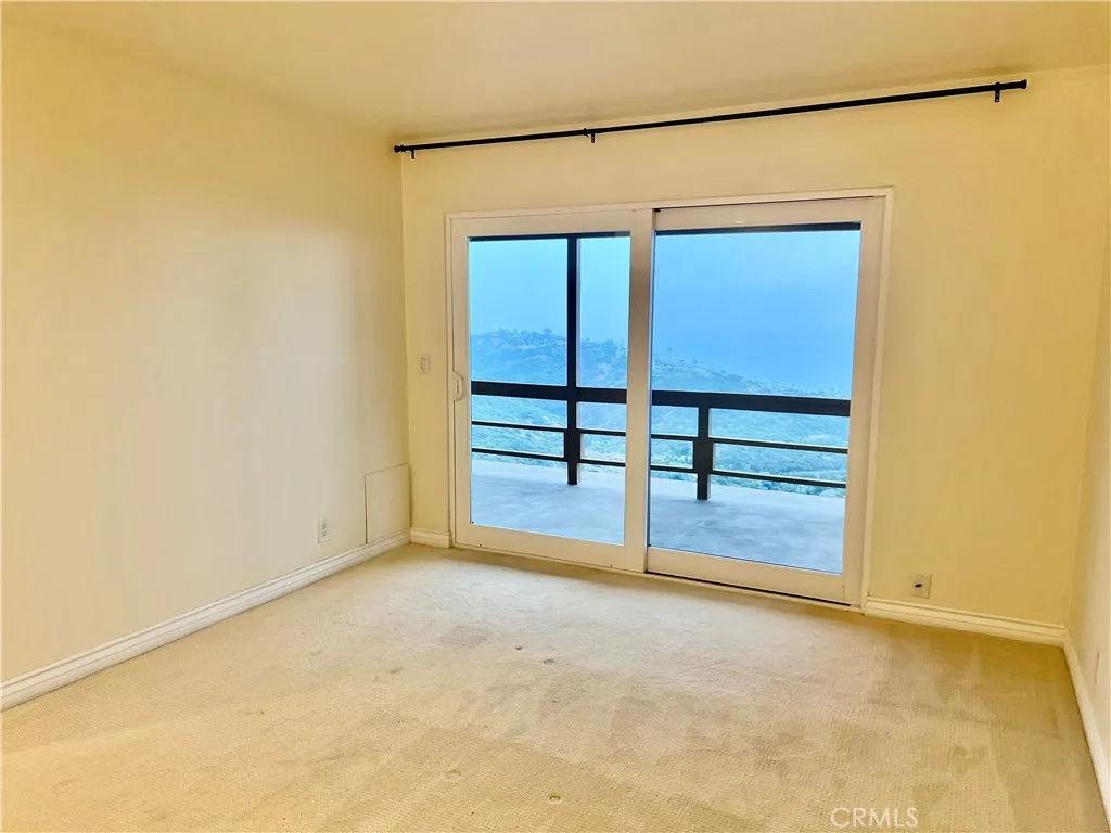 Laguna Beach, California 92651, United States, 3 Bedrooms Bedrooms, ,3 BathroomsBathrooms,Residential,Active,128787