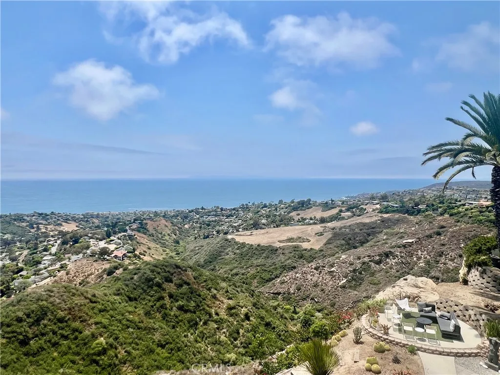 Laguna Beach, California 92651, United States, 3 Bedrooms Bedrooms, ,3 BathroomsBathrooms,Residential,Active,128787