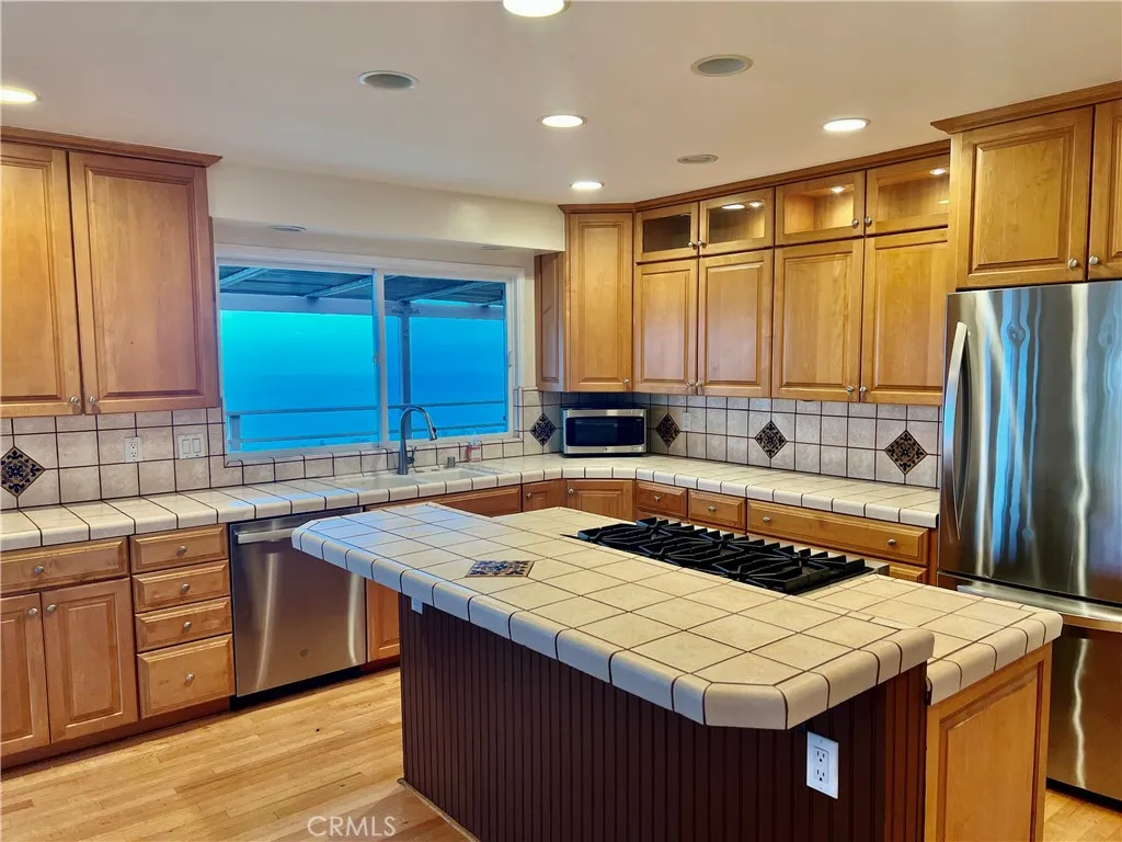 Laguna Beach, California 92651, United States, 3 Bedrooms Bedrooms, ,3 BathroomsBathrooms,Residential,Active,128787