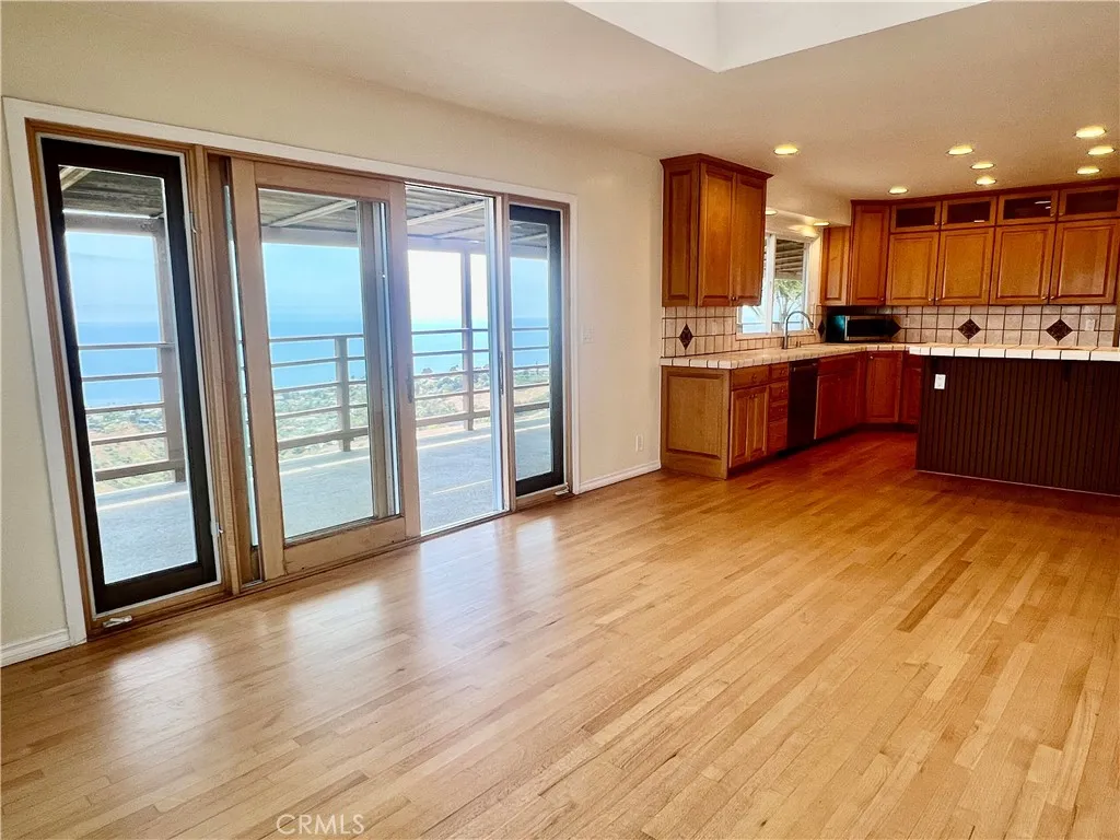 Laguna Beach, California 92651, United States, 3 Bedrooms Bedrooms, ,3 BathroomsBathrooms,Residential,Active,128787
