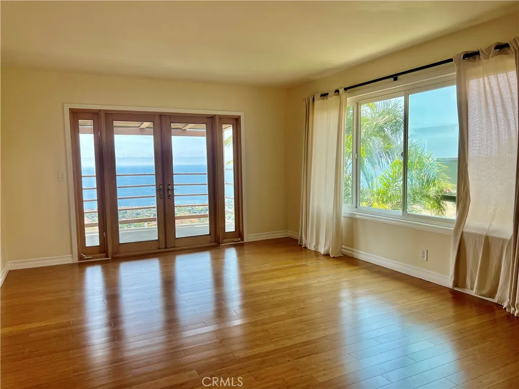 Laguna Beach, California 92651, United States, 3 Bedrooms Bedrooms, ,3 BathroomsBathrooms,Residential,Active,128787