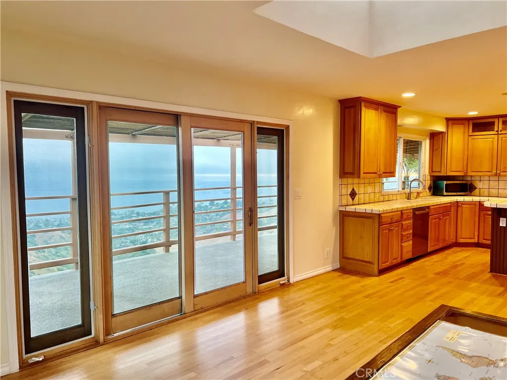 Laguna Beach, California 92651, United States, 3 Bedrooms Bedrooms, ,3 BathroomsBathrooms,Residential,Active,128787
