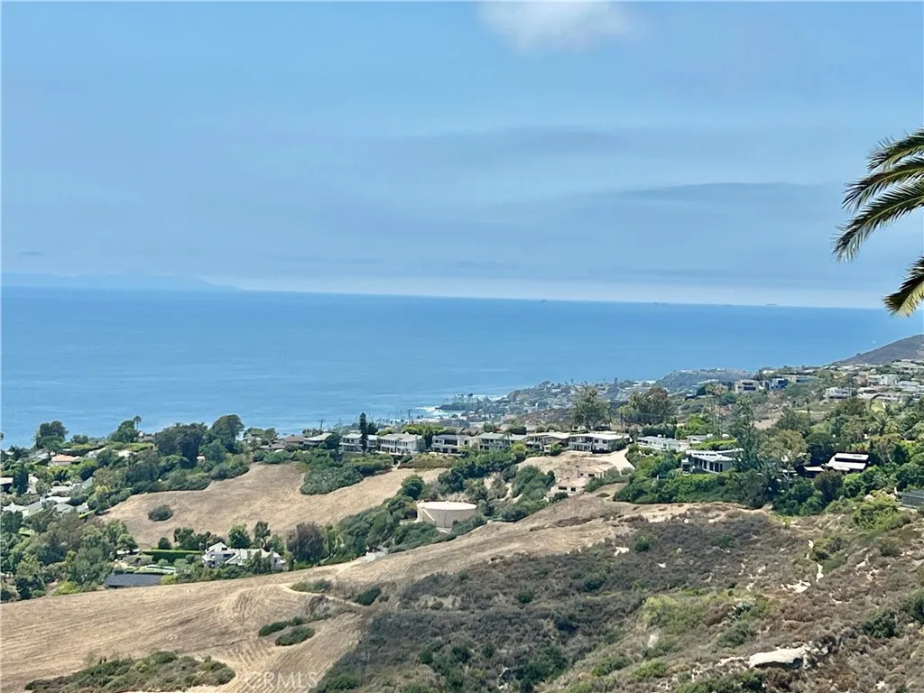 Laguna Beach, California 92651, United States, 3 Bedrooms Bedrooms, ,3 BathroomsBathrooms,Residential,Active,128787