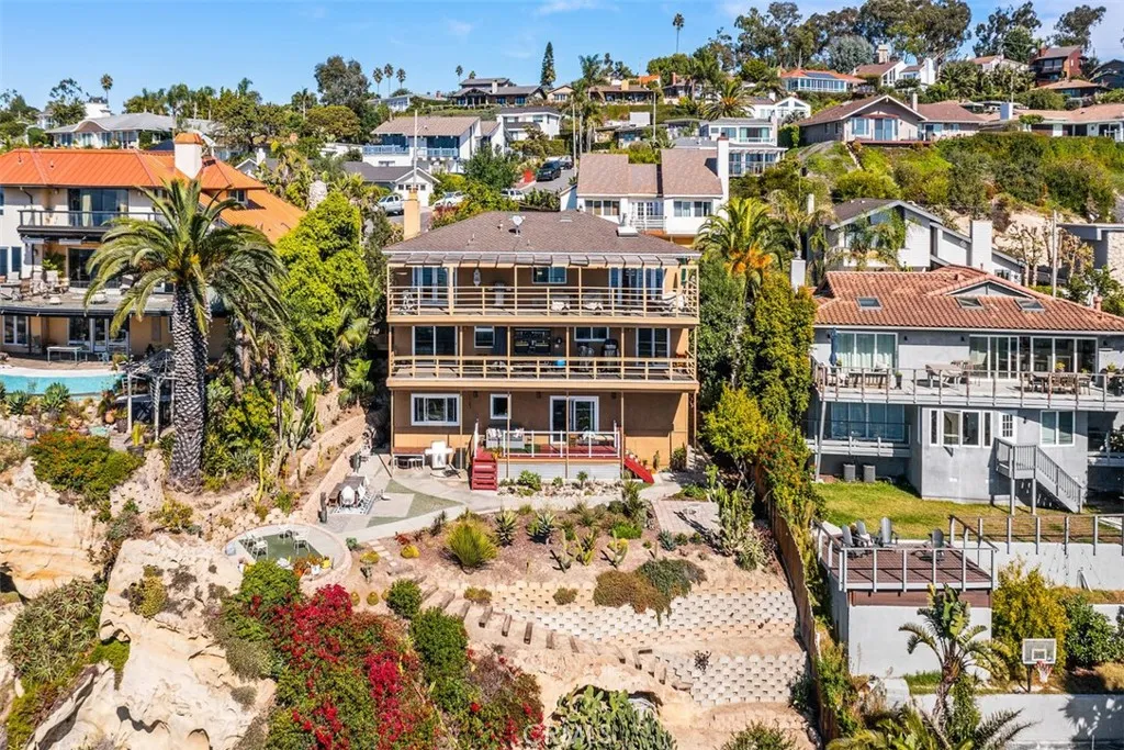 Laguna Beach, California 92651, United States, 3 Bedrooms Bedrooms, ,3 BathroomsBathrooms,Residential,Active,128787