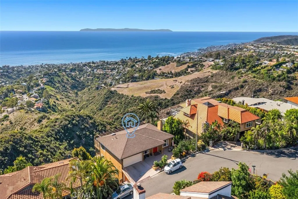 Laguna Beach, California 92651, United States, 3 Bedrooms Bedrooms, ,3 BathroomsBathrooms,Residential,Active,128787