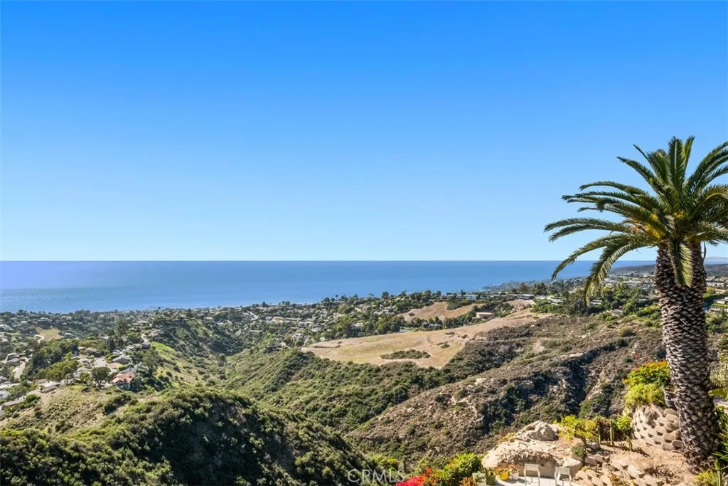 Laguna Beach, California 92651, United States, 3 Bedrooms Bedrooms, ,3 BathroomsBathrooms,Residential,Active,128787