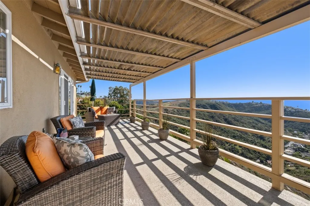 Laguna Beach, California 92651, United States, 3 Bedrooms Bedrooms, ,3 BathroomsBathrooms,Residential,Active,128787