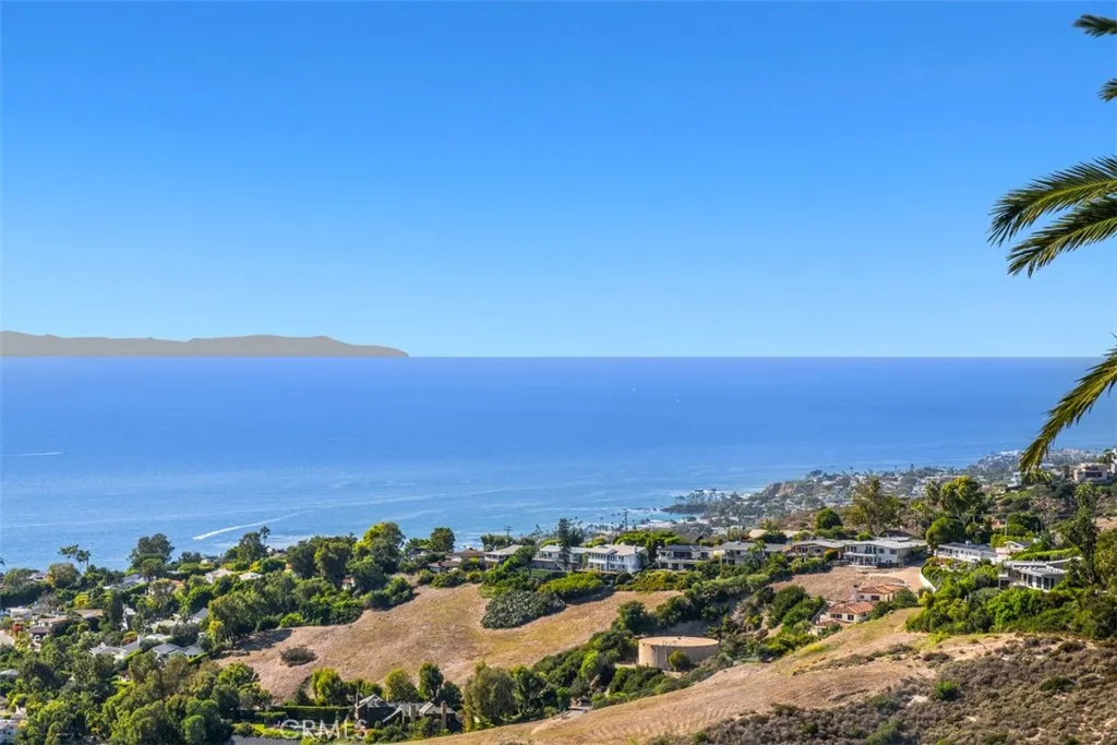 Laguna Beach, California 92651, United States, 3 Bedrooms Bedrooms, ,3 BathroomsBathrooms,Residential,Active,128787