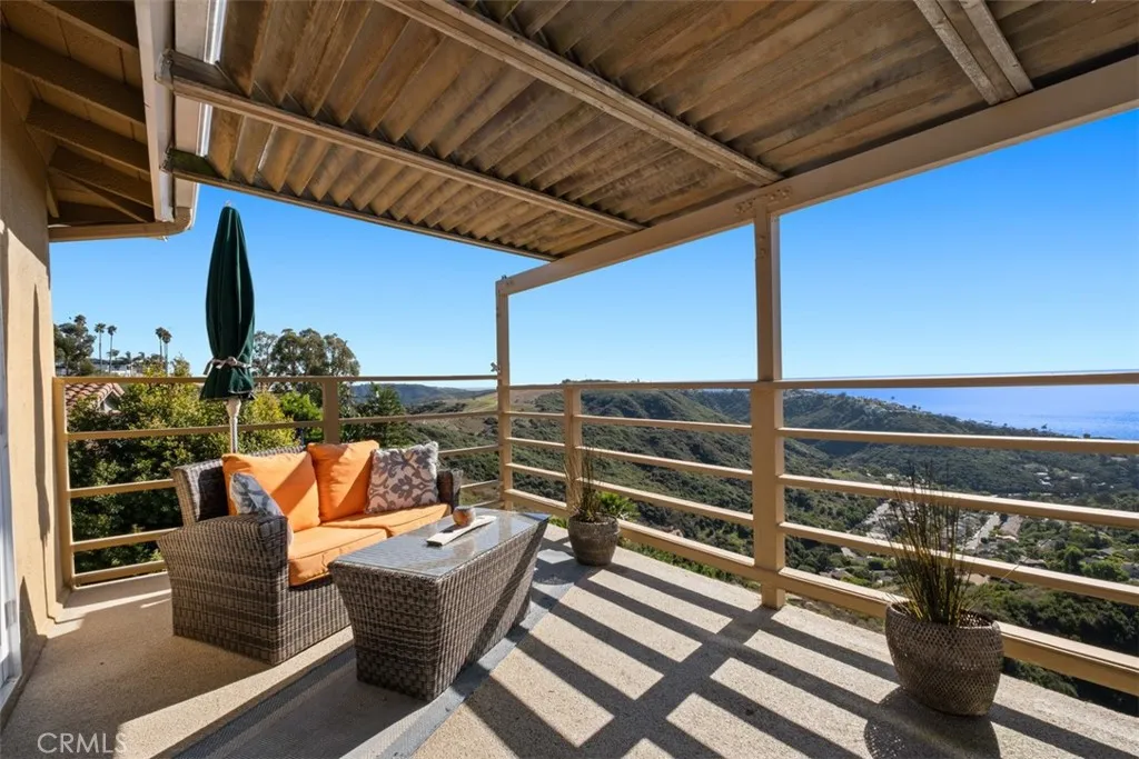 Laguna Beach, California 92651, United States, 3 Bedrooms Bedrooms, ,3 BathroomsBathrooms,Residential,Active,128787