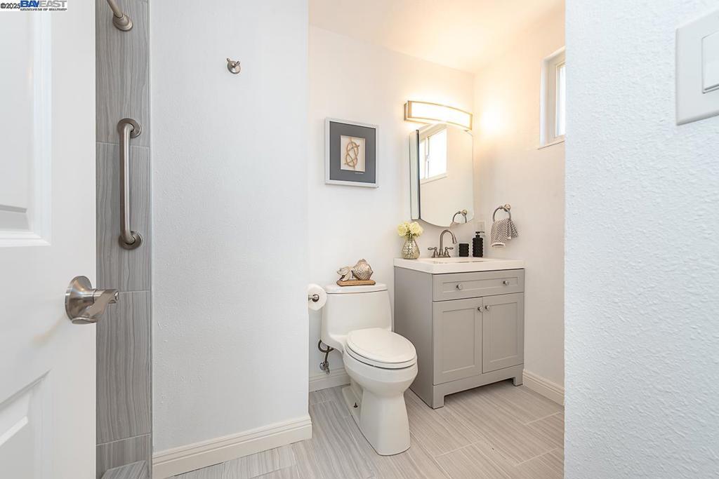 TOWN & COUNTRY - Residential