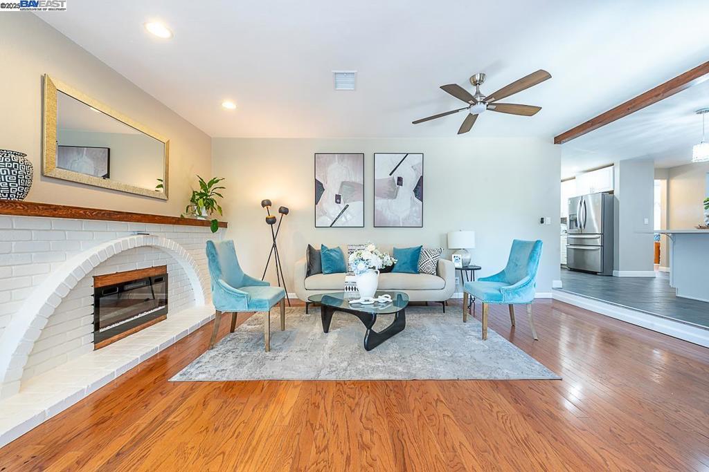 TOWN & COUNTRY - Residential