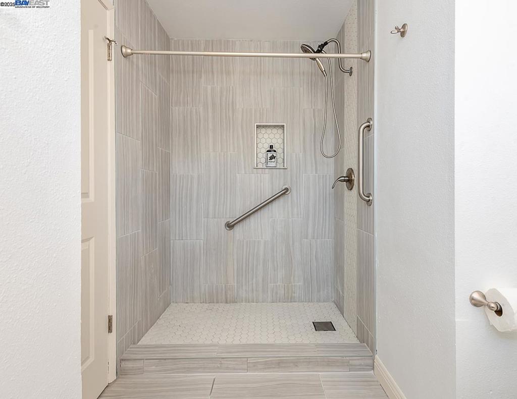 TOWN & COUNTRY - Residential