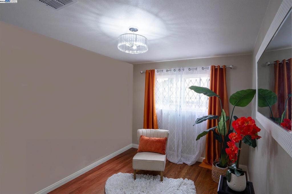 TOWN & COUNTRY - Residential