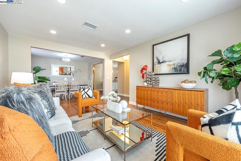 TOWN & COUNTRY - Residential