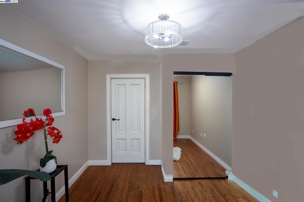 TOWN & COUNTRY - Residential