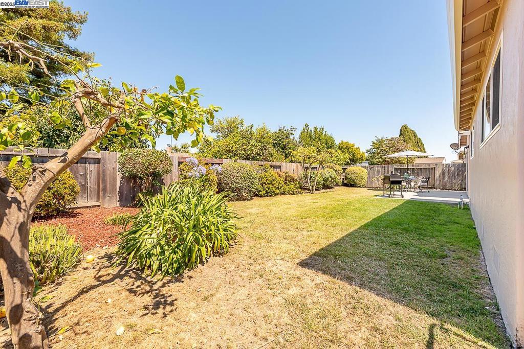 TOWN & COUNTRY - Residential