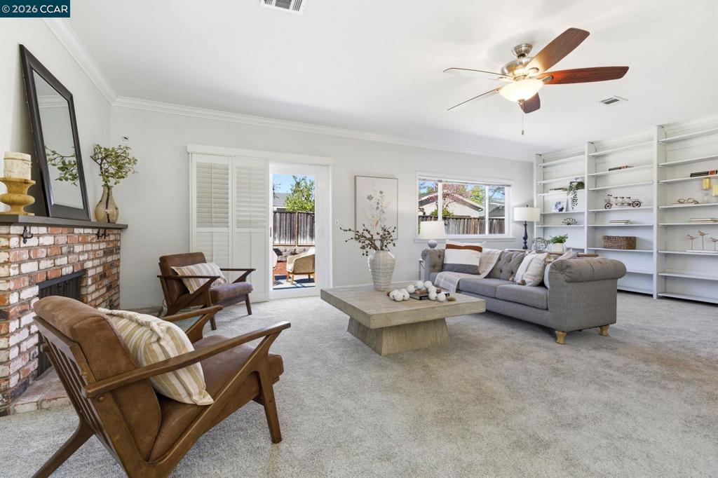 1941 1941 Woodmoor Ct