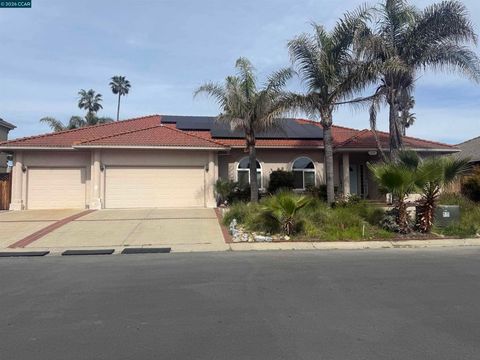 Photo of 5593 Edgeview Dr, Discovery Bay, CA 94505 (MLS # 41127451)