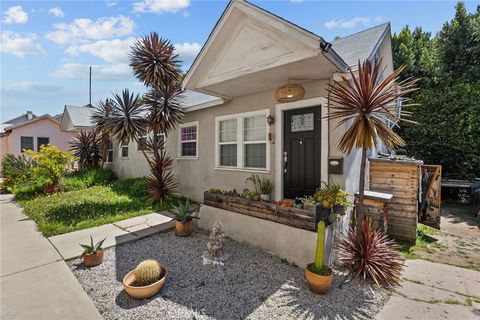 Photo of 1137 N Madison Avenue, Los Angeles, CA 90029 (MLS # BB26023598)