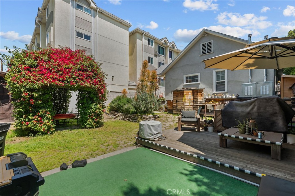 1137 N Madison Avenue