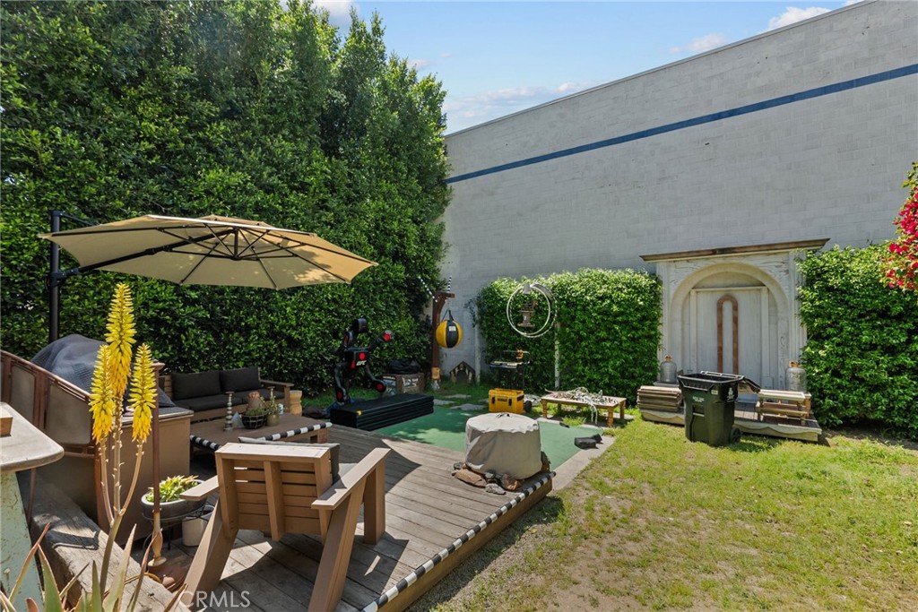 1137 N Madison Avenue