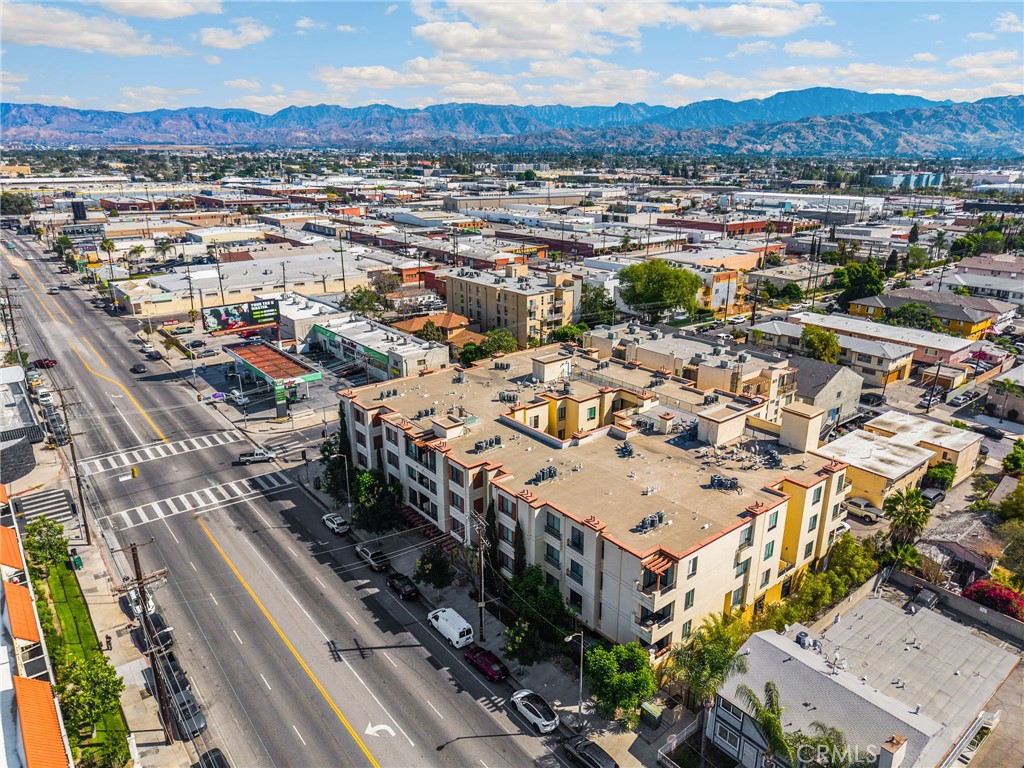 6938 Laurel Canyon Boulevard 303
