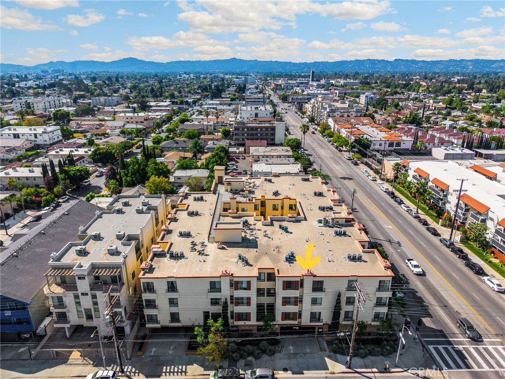 6938 Laurel Canyon Boulevard 303