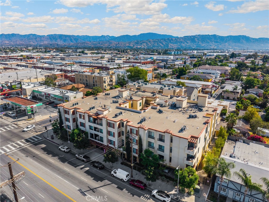 6938 Laurel Canyon Boulevard 303