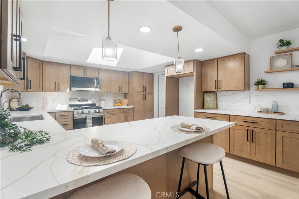 Westminster, California, 92683, United States, 4 Bedrooms Bedrooms, ,2 BathroomsBathrooms,Residential,Active,2035573