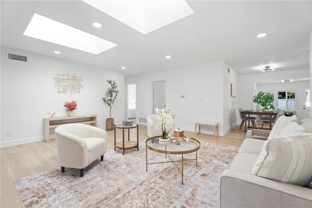 Westminster, California, 92683, United States, 4 Bedrooms Bedrooms, ,2 BathroomsBathrooms,Residential,Active,2035573