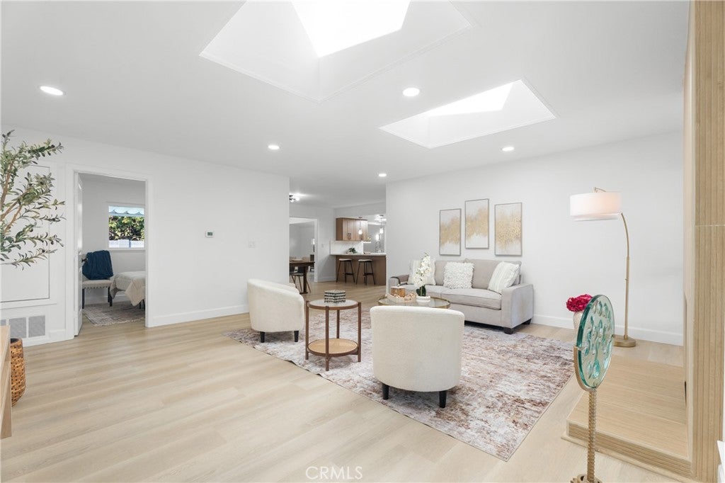 Westminster, California, 92683, United States, 4 Bedrooms Bedrooms, ,2 BathroomsBathrooms,Residential,Active,2035573