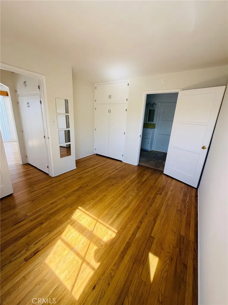 Hermosa Beach, California 90254, United States, 2 Bedrooms Bedrooms, ,1 BathroomBathrooms,Residential,Active,220436