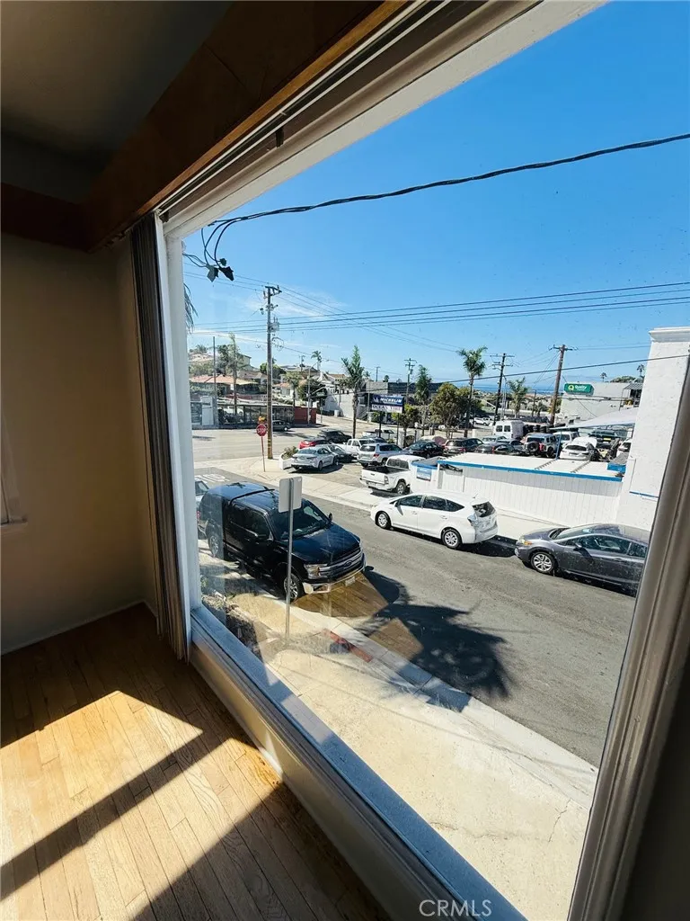 Hermosa Beach, California 90254, United States, 2 Bedrooms Bedrooms, ,1 BathroomBathrooms,Residential,Active,220436