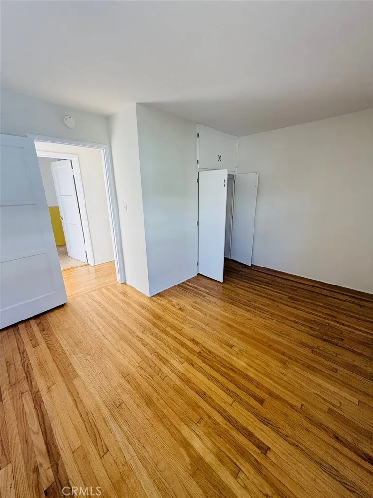 Hermosa Beach, California 90254, United States, 2 Bedrooms Bedrooms, ,1 BathroomBathrooms,Residential,Active,220436