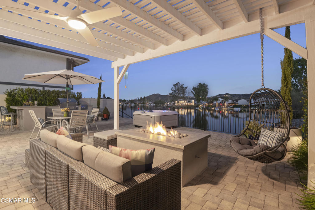 2283 Westshore Lane
