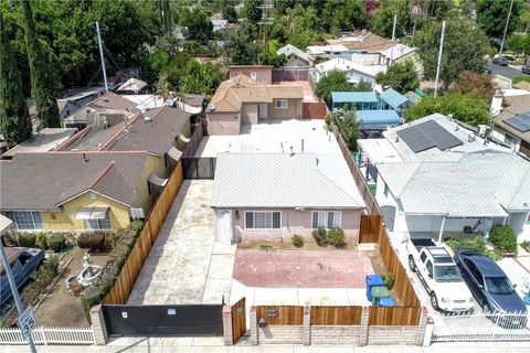 Photo of 19947 Vanowen Street, Winnetka, CA 91306 (MLS # SR26082910)