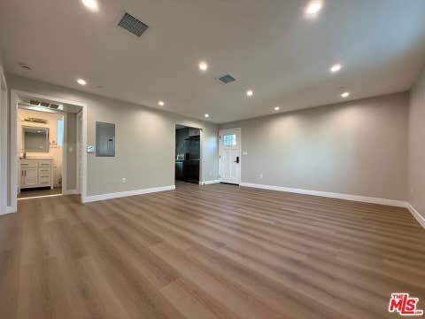 Photo of 11947 Victory Boulevard, North Hollywood, CA 91606 (MLS # 26856465)