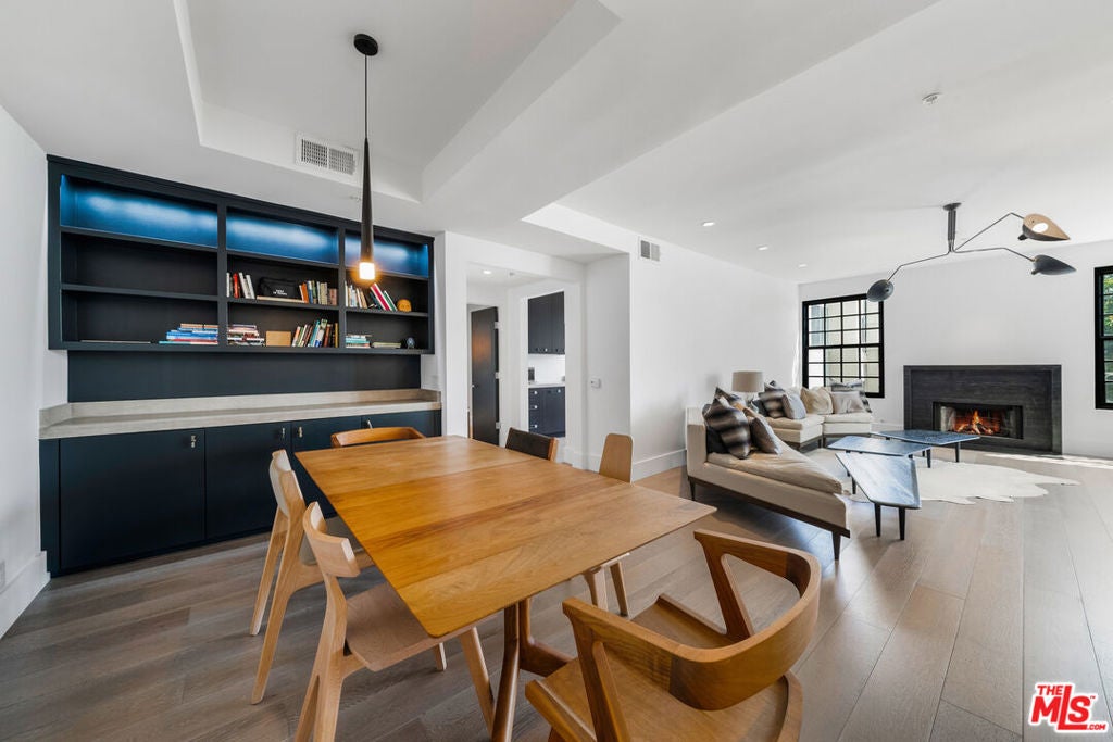 Photo of 960 N Doheny Drive #301, West Hollywood, CA 90069 (MLS # 26102008)