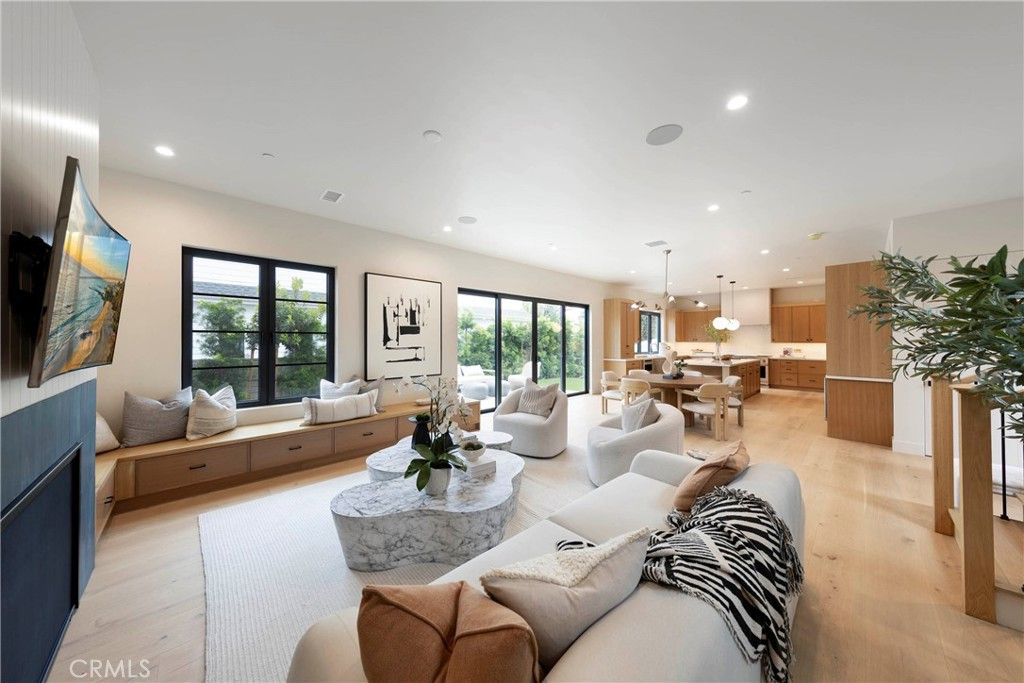 Photo of 1594 Redlands Place, Costa Mesa, CA 92627 (MLS # OC26063643)