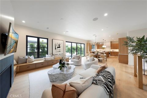 Photo of 1594 Redlands Place, Costa Mesa, CA 92627 (MLS # OC26063643)