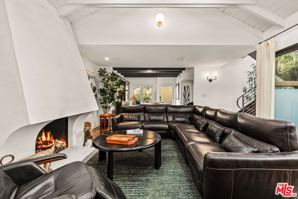 Photo of 14 Anchorage Street, Marina Del Rey, CA 90292 (MLS # 25614209)