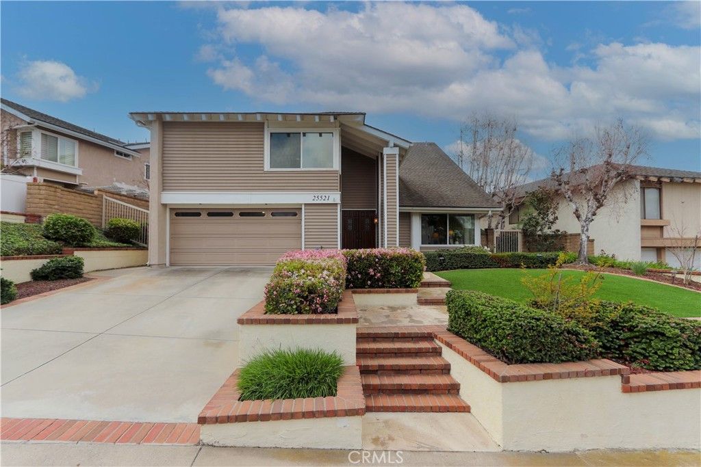 Photo of 25521 Creek Drive Dr, Laguna Hills, CA 92653 (MLS # OC26051000)