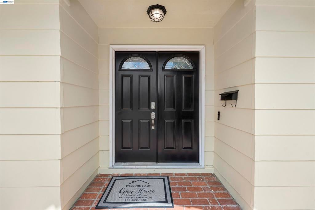 743 Ventura Dr